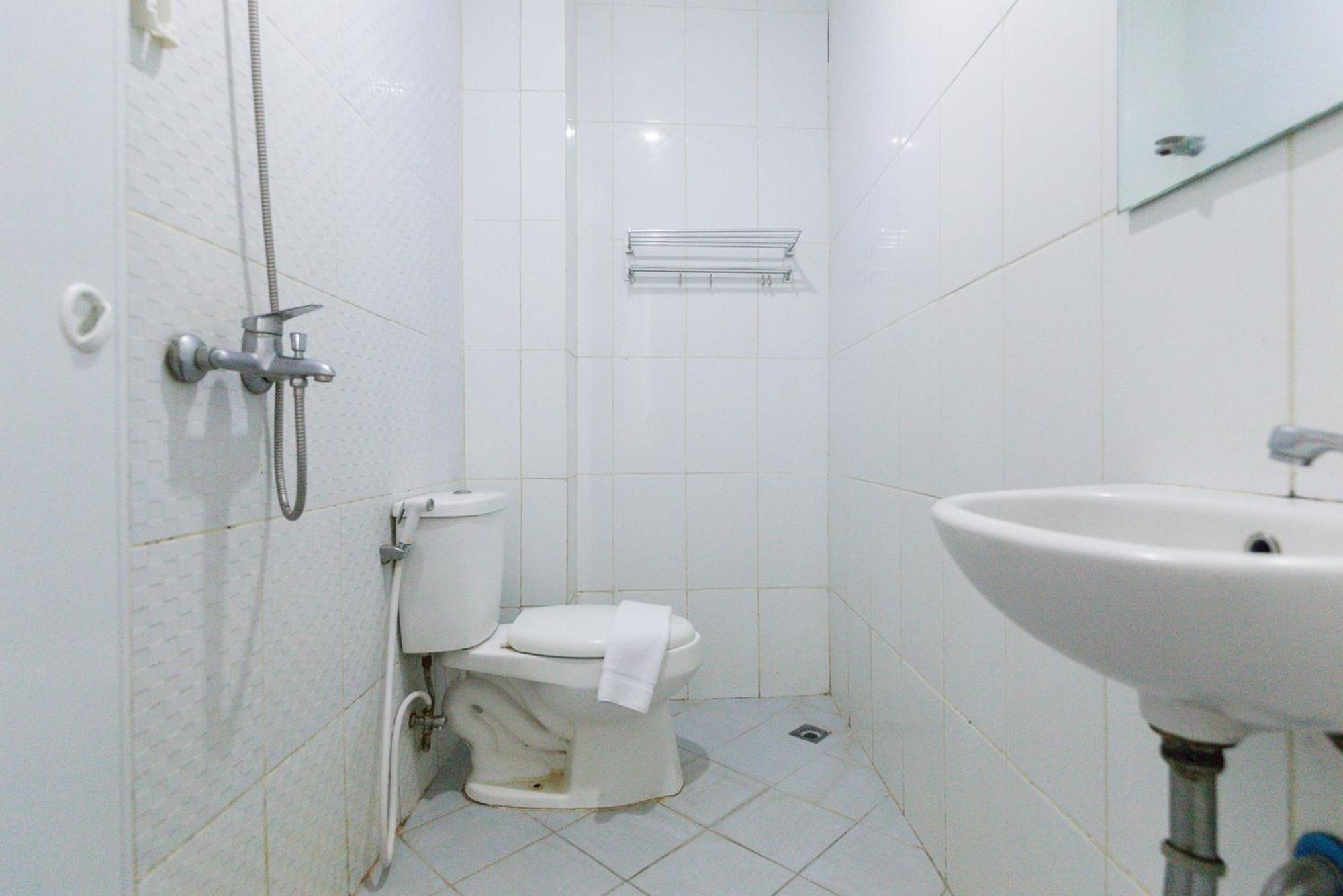 Reddoorz Plus Syariah Near Mall Pondok Indah Джакарта Экстерьер фото